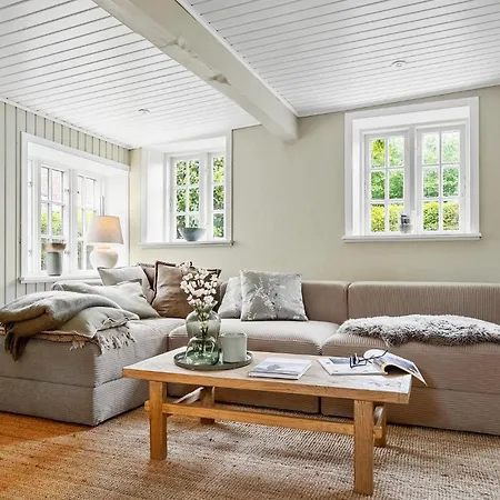 Charming In With 1 Bedroom *